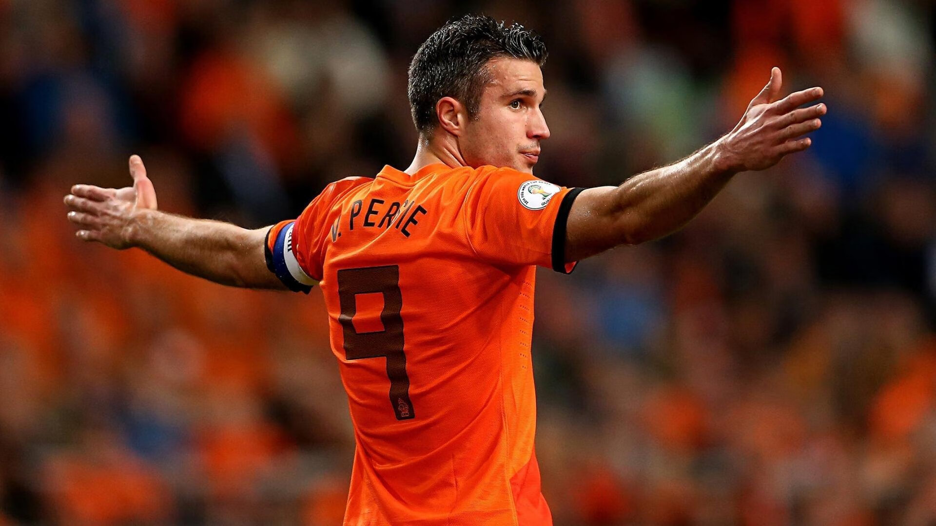 “壁球高手对决：在高新区全民健身馆，你看到的不仅仅是技巧，更是心跳！”